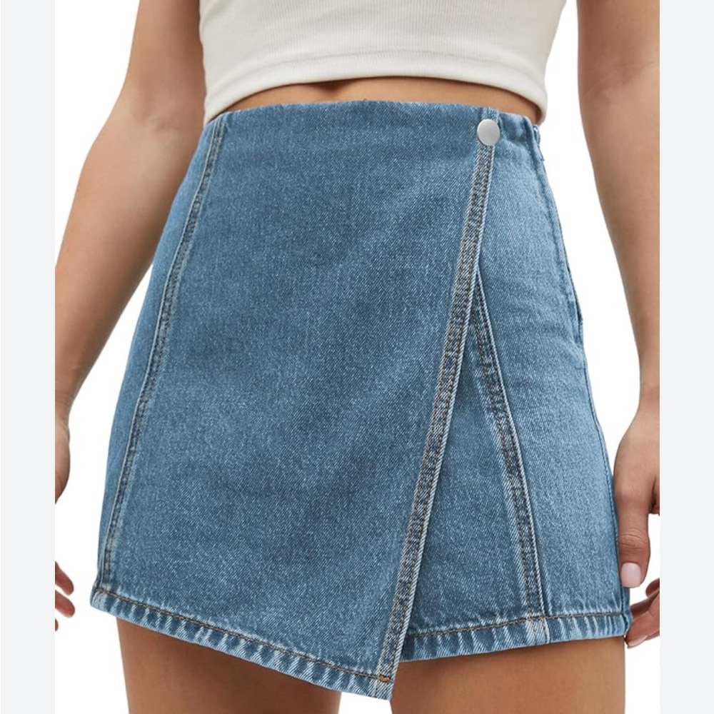 Priceless - Jean Skort, new with tags. XS - runs small